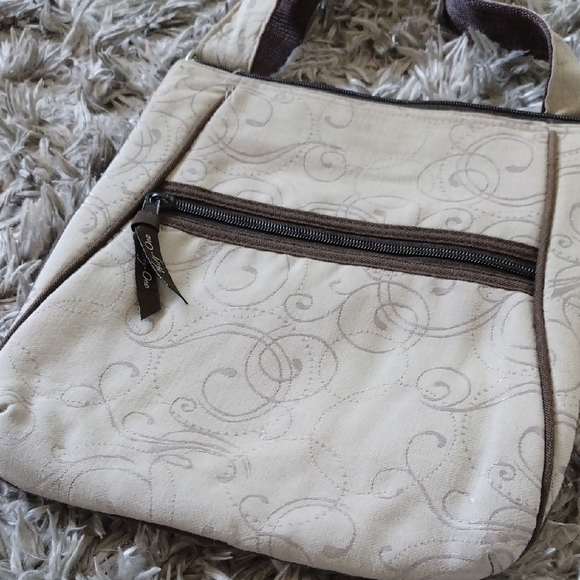 Elegant Cream Shoulder Bag - Picture 3 of 9